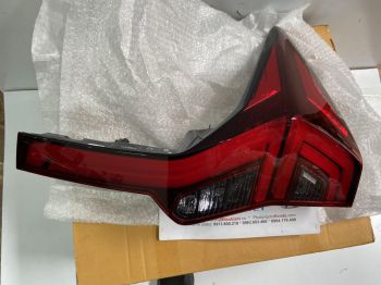 Đèn hậu bên lái xe Mitsubishi Pajero Sport 2020