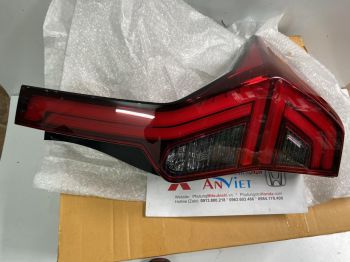 Đèn hậu xe Mitsubishi Pajero Sport 2020 