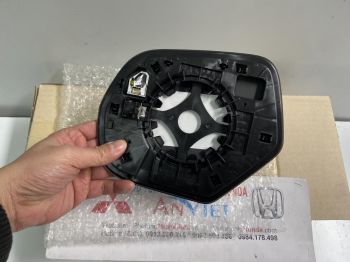 Mặt gương bên phụ xe Mitsubishi Pajero Sport 2020