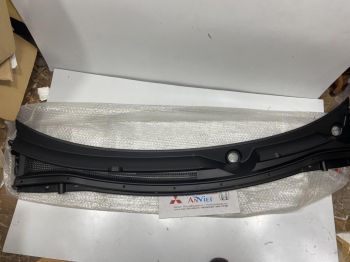 Ốp nhựa chân kính chắn gió xe Mitsubishi Outlander