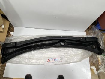 Viền máng nước xe Mitsubishi Outlander