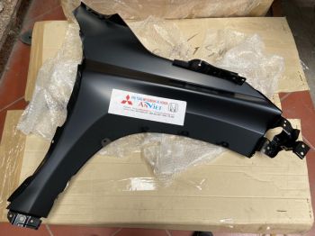 Tai xe bên phụ xe Mitsubishi Pajero Sport 2020-2021 