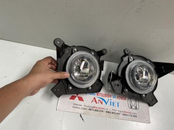 Đèn sương mù xe Mitsubishi Zinger 
