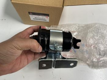 Lọc xăng xe Mitsubishi Pajero V33, V43