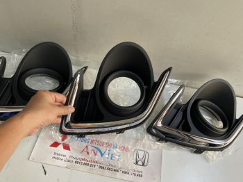 Ốp đèn ba đờ sốc trước xe Mitsubishi Attrage hàng Thailand 
