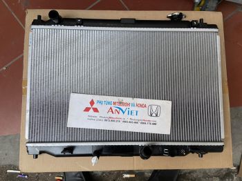Két nước xe Mitsubishi Xpander bản AT