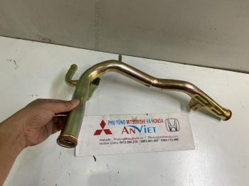 Ống nước dọc thân máy xe Mitsubishi Lancer 