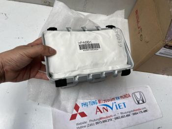 Túi khí bên phụ xe Mitsubishi Outlander