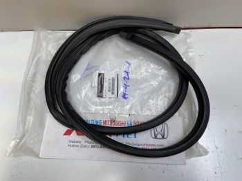 Gioăng trên khung xe Mitsubishi Pajero