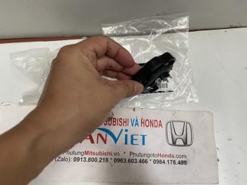 Nắp đổ dầu nhớt xe Mitsubihshi 