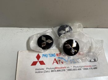 Nắp chụp moay ơ xe Mitsubishi Outlander