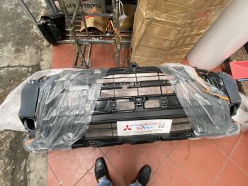 Cản trước ba đờ sốc trước xe Mitsubishi Outlander hàng thanh lý