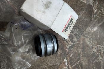 Bi Quang treo trục các đăng xe tải Mitsubishi Canter Chính Hãng