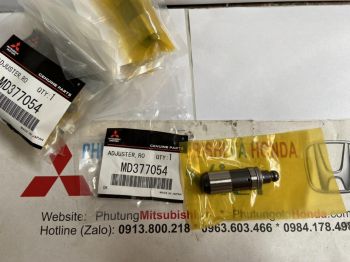 Con đội xe Mitsubishi Pajero V45