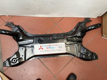 Giá đỡ động cơ xe Mitsubishi OutLander