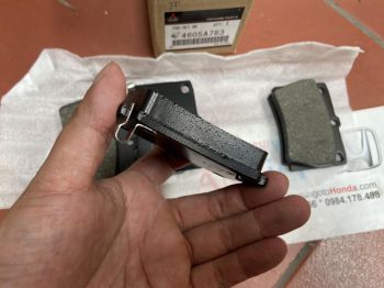 Má phanh xe Mitsubishi Pajero Sport