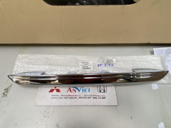 Ốp mạ cốp sau xe Mitsubishi Pajero sport 2013-2018 