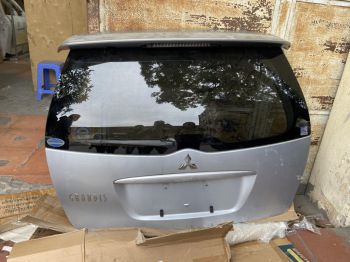 Cánh cửa hậu, Cốp sau xe Mitsubishi Grandis hàng tháo xe, bãi