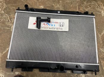 Két nước Mitsubishi Bản MT hàng thanh lý