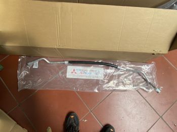 Tuy ô điều hòa xe Mitsubishi Pajero Sport