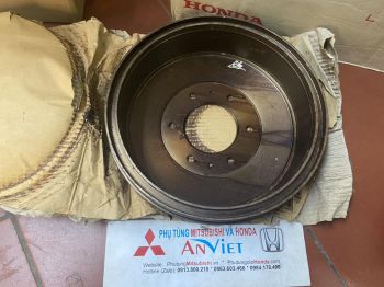 Trống phanh sau xe Mitsubishi Triton