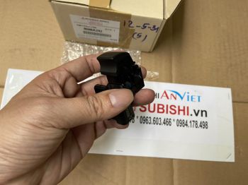 Công tắc lên xuống kính đơn xe Mitsubishi ATTRAGE