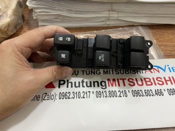 Công tắc lên xuống kính cửa trước bên lái xe Mitsubishi XPANDER