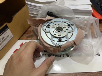 Bộ Ly hợp đầu lốc điều hòa xe Mitsubishi PAJERO SPORT