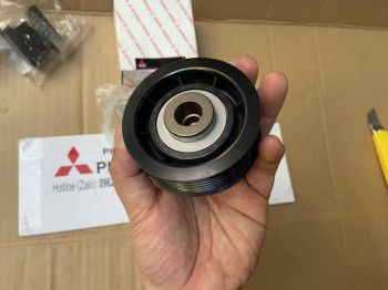 Puly trục trung gian máy phát xe Mitsubishi PAJERO SPORT