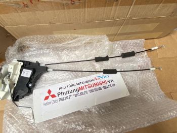 Cơ cấu ngậm cửa xe Mitsubishi Pajero Sport