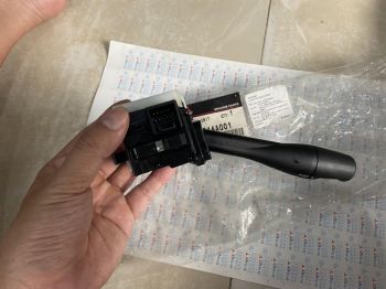 Công tắc đèn pha cốt và xi nhan xe Mitsubishi Lancer