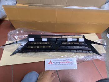 Mặt ca lăng xe Mitsubishi ATTRAGE chính hãng