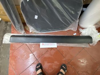 Ốp sườn xe Mitsubishi JOLIE