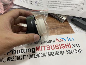 Nắp vặn bình xăng xe Mitsubishi