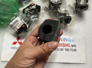 Cao su ốp cân bằng trước xe Mitsubishi Outlander Sport