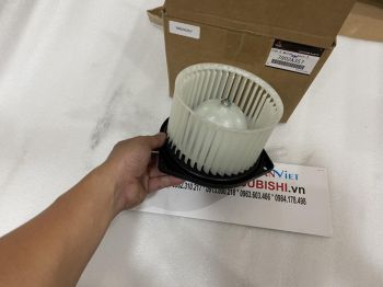 Mô tơ quạt dàn lạnh trong Táp lô xe Mitsubishi Outlander 2015-2017