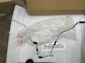 Tuy ô điều hòa xe Mitsubishi Outlander