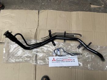 Cổ đổ xăng xe Mitsubishi Pajero ngân hàng, chở tiền, V73