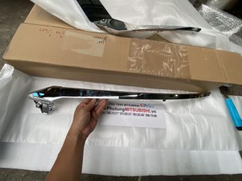 Viền mạ cản trước miếng trên xe Mitsubishi Xpander chính hãng
