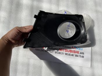 Ốp đèn sương mù xe Mitsubishi Triton 2009-2016