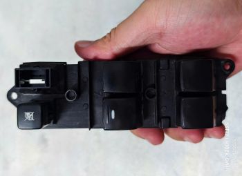 Công tắc lên xuống kính tổng xe Mitsubishi Xpander, Attrage, Triton, Mirage 2019 hàng bãi