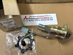 Cụm Cảm biến báo dầu, phao dầu, phao nhiên liệu Mitsubishi Triton liền đế bắt 1718A102
