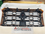 Mặt ca lăng xe Mitsubishi Triton 2025-2026
