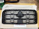 Mặt ca lăng xe Mitsubishi Triton 2025-2026