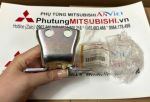 Bản lề cánh cửa trước phía dưới Mitsubishi XForce 5702A259 5702A260
