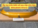 Ốp mạ trên biển số sau cốp cửa hậu Mitsubishi XForce 90810B006P
