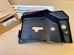 Tấm nhựa che khóa ngậm nắp capo Mitsubishi XForce 65602B010P