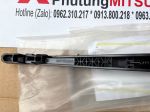Tay gạt mưa sau Mitsubishi XForce 8253A181