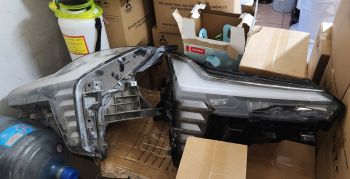 Đèn pha xe Mitsubishi Xforce hàng bãi