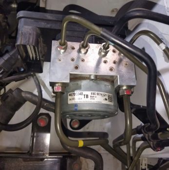 Cụm bơm ABS phanh xe Mitsubishi Xpander 2022 - 2024 hàng bãi